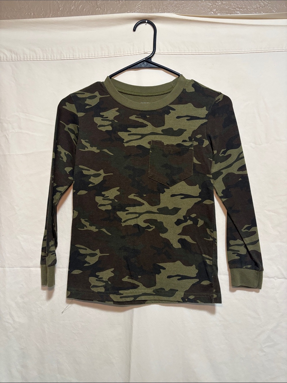 Kids' Camouflage Long-Sleeve Pocket Tee - Olive Camo Size 8/10 Medium